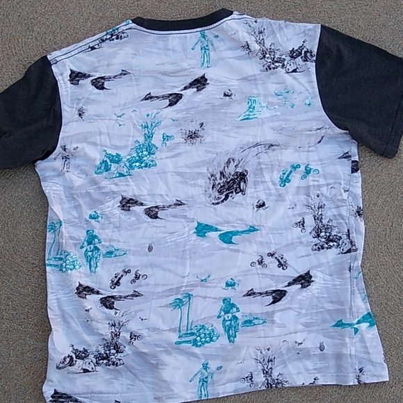 Bundle of tees - Picture 4 of 7